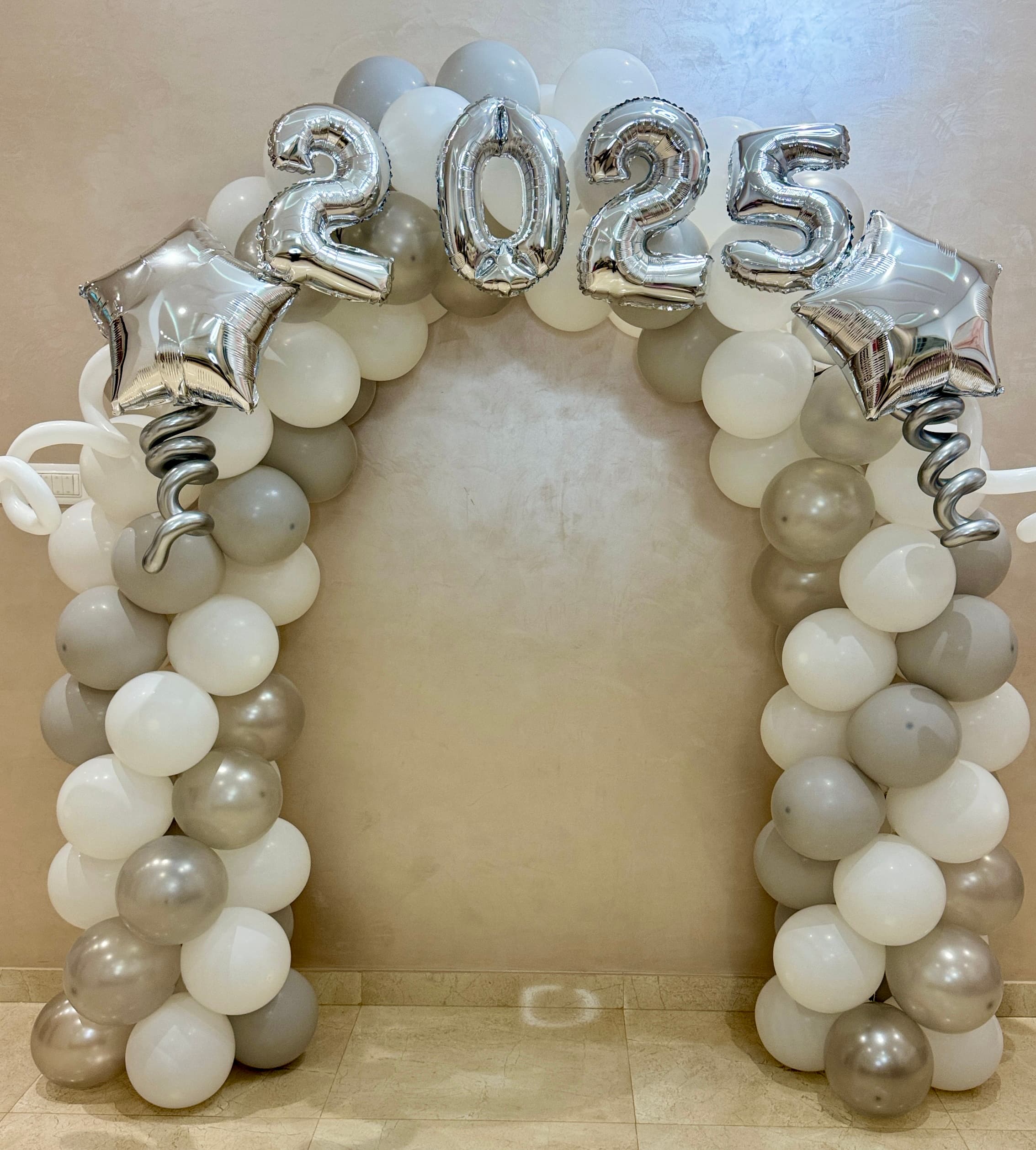 Classic Graduation Balloon Arch